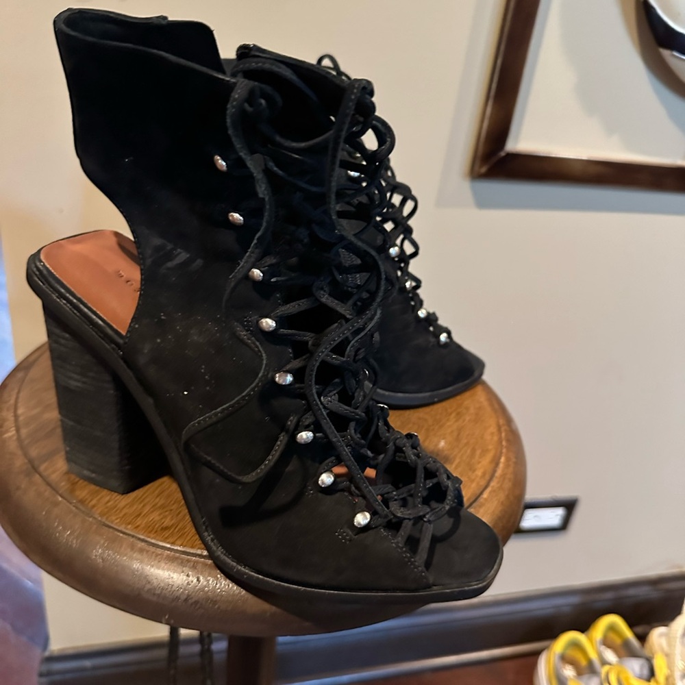 Heel Sandal Laceups - great price